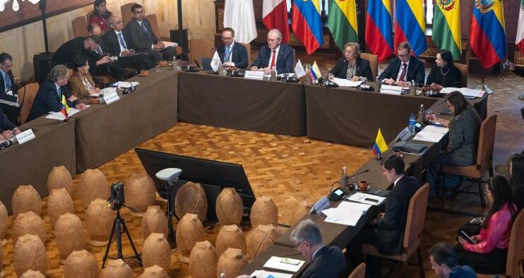 �й���ʽ��Ϊ����˹��ͬ��۲�Ա��