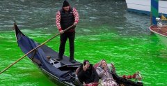环保少女和同伴将威尼斯大运河染绿,引发环境争议